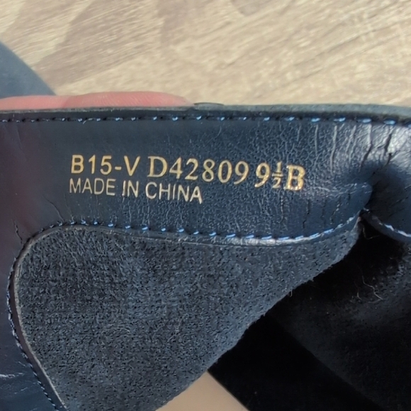 Cole Haan Navy Blue Ankle Booties with Side Zipper. - Picture 7 of 11